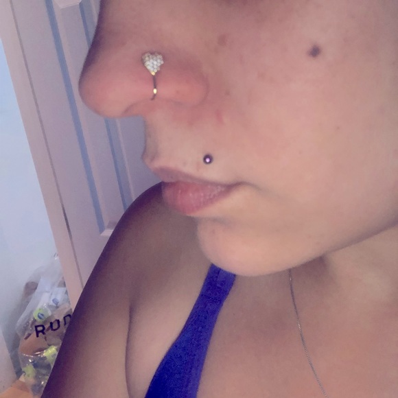 Heart fake piercing stud 🔥 - Picture 3 of 3